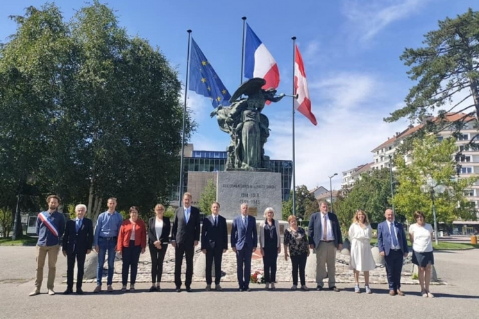 ceremonie,annecy,monument aux morts